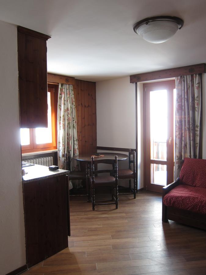 Residence Castelli Бройл-Червиня Екстериор снимка