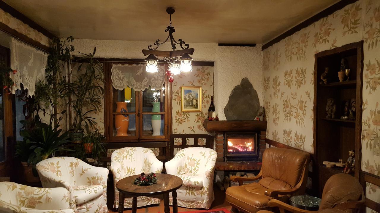 Residence Castelli Бройл-Червиня Екстериор снимка