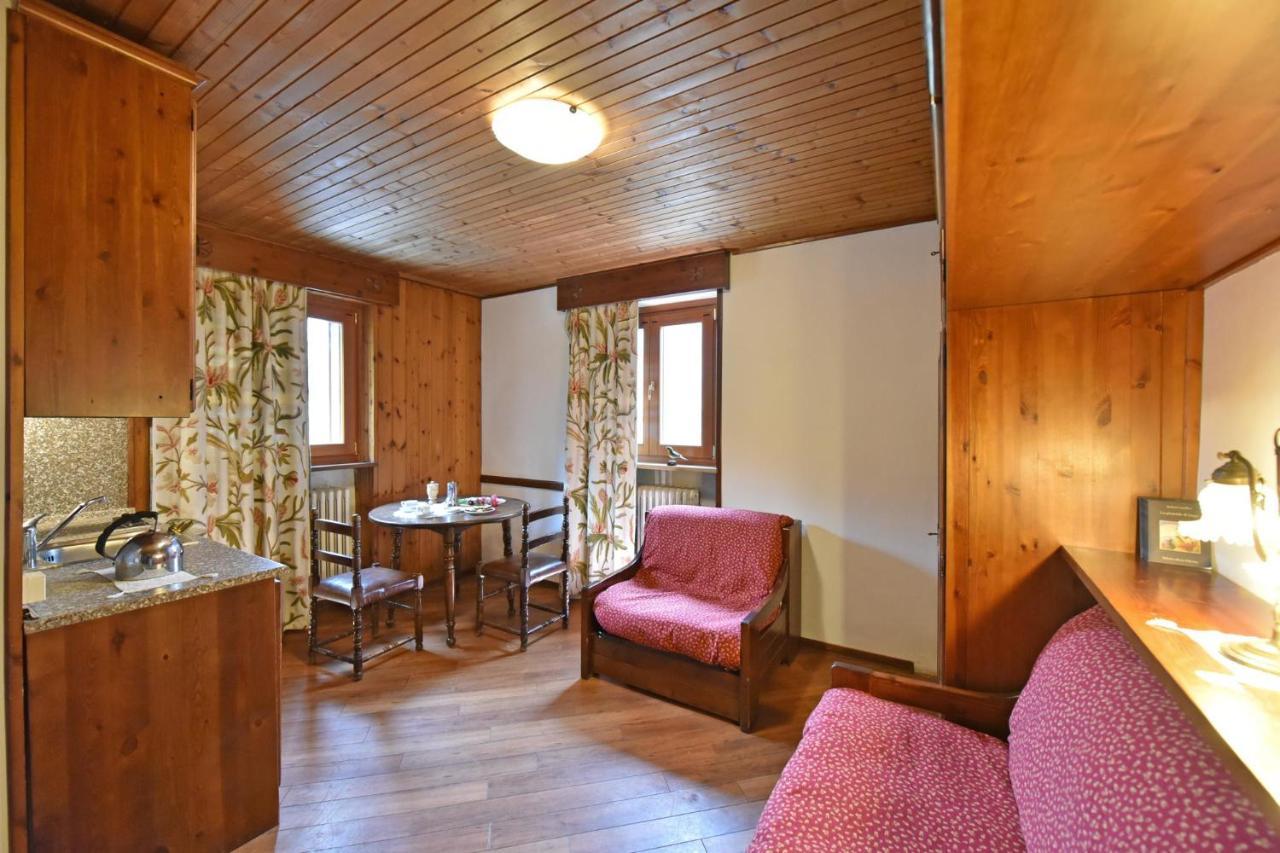 Residence Castelli Бройл-Червиня Екстериор снимка