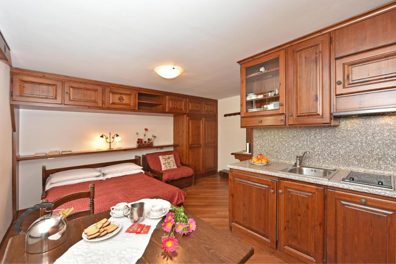 Residence Castelli Бройл-Червиня Екстериор снимка